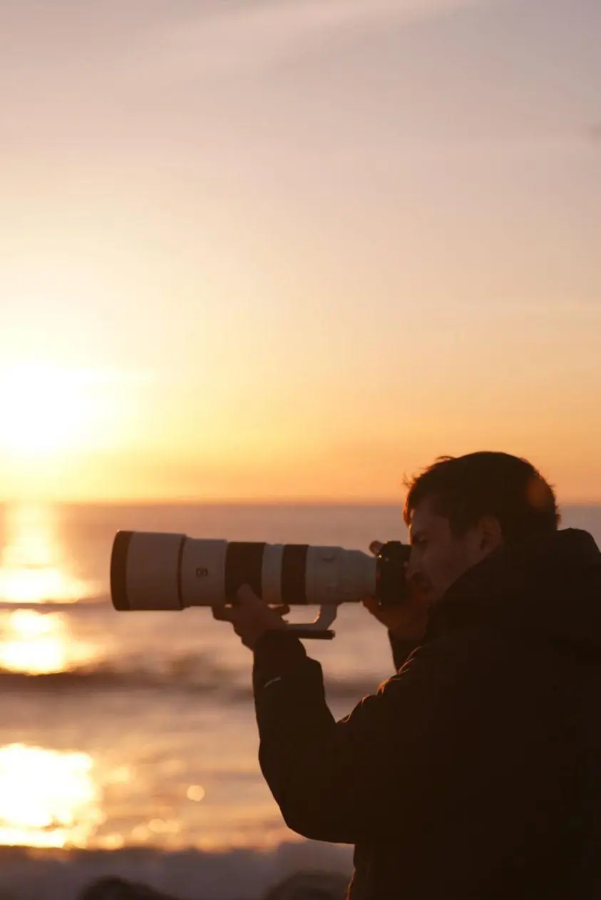 Photographe professionnel au Pays Basque : Marc-Antoine Protière en shooting à Biarritz
