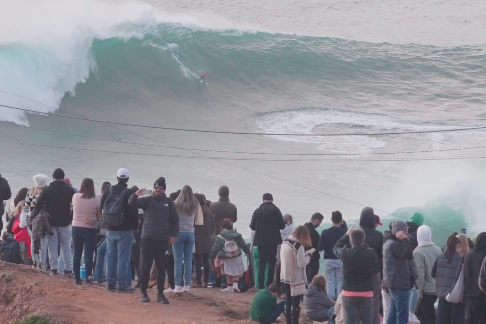 Perspectives — documentaire de Marc-Antoine Protière, Sacha Fellous surf à Nazaré, Amazon Prime Video